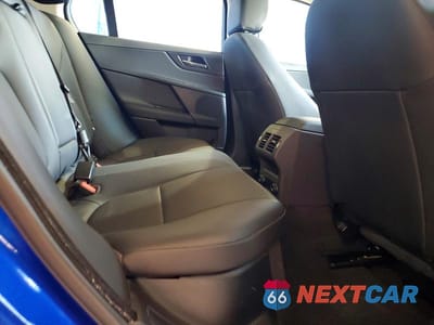 Zdjęcie 10 z 12 samochodu: 2017 JAGUAR XE PREMIUM VIN:SAJAJ4BN5HA976672 - miniatura