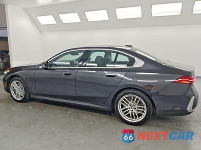 Drugie zdjęcie samochodu z przodu: 2025 BMW 530 XI VIN:WBA53FJ0XSCU81310 - miniatura