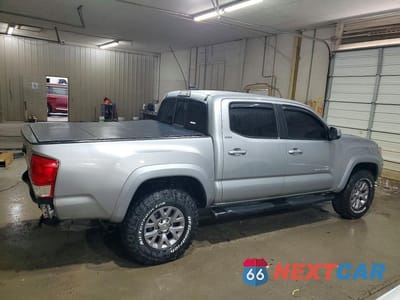 Trzecie zdjęcie samochodu z tyłu: 2017 TOYOTA TACOMA SR5 V6 VIN:5TFCZ5AN7HX093211 - miniatura