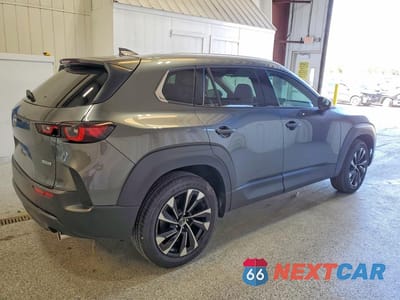 Trzecie zdjęcie samochodu z tyłu: 2026 MAZDA CX-50 PREMIUM PLUS VIN:7MMVAAEW6TN171266 - miniatura