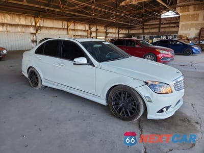 Czwarte zdjęcie samochodu z boku: 2011 MERCEDES-BENZ C 300 VIN:WDDGF5EB7BA518128 - miniatura