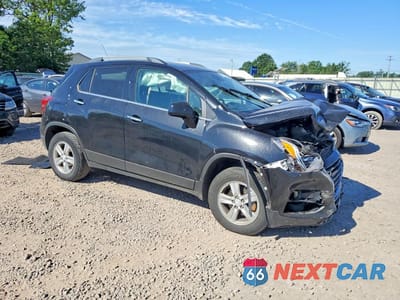 Czwarte zdjęcie samochodu z boku: 2020 CHEVROLET TRAX 1LT VIN:3GNCJPSB5LL281745 - miniatura
