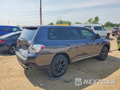 Trzecie zdjęcie samochodu z tyłu: 2013 TOYOTA HIGHLANDER BASE VIN:5TDBK3EH6DS276592 - miniatura