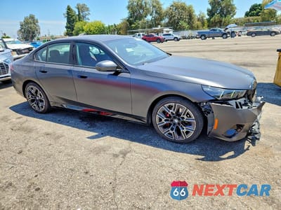 Czwarte zdjęcie samochodu z boku: 2026 BMW 530 I VIN:WBA43FJ02TCU99717 - miniatura