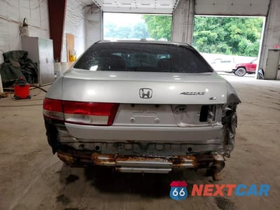 Zdjęcie 6 z 13 samochodu: 2004 HONDA ACCORD VIN:1HGCM56804A010525 - miniatura
