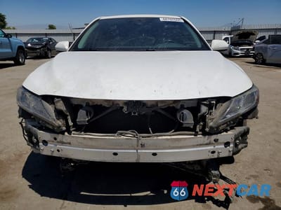 Piąte zdjęcie samochodu w środku: 2020 TOYOTA CAMRY SE VIN:4T1G11AK6LU886819 - miniatura