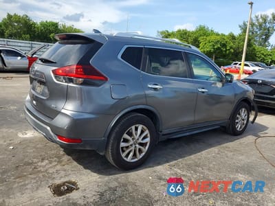 Trzecie zdjęcie samochodu z tyłu: 2018 NISSAN ROGUE SV VIN:KNMAT2MT5JP530307 - miniatura