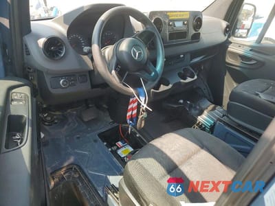 Zdjęcie 8 z 13 samochodu: 2019 MERCEDES-BENZ SPRINTER 2500/3500 DELIVERY VAN VIN:WD4PF0CD1KP099276 - miniatura