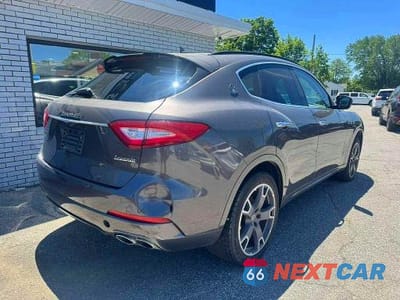 Czwarte zdjęcie samochodu z boku: 2018 MASERATI LEVANTE S SPORT VIN:ZN661YUS3JX269795 - miniatura