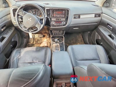 Zdjęcie 8 z 13 samochodu: 2019 MITSUBISHI OUTLANDER SE VIN:JA4AZ3A3XKZ039403 - miniatura