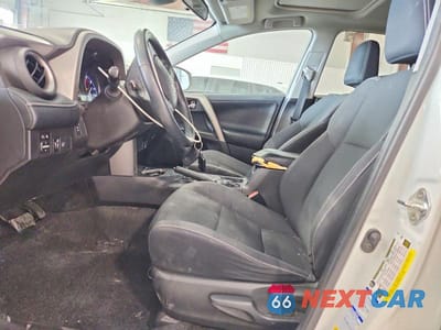 Zdjęcie 7 z 13 samochodu: 2018 TOYOTA RAV4 XLE VIN:2T3RFREV6JW721242 - miniatura