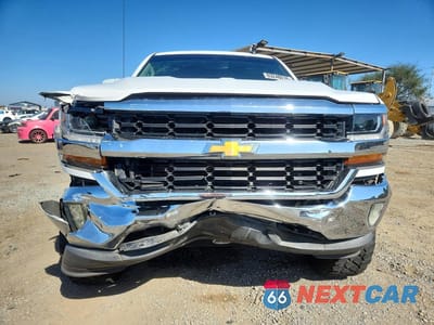 Piąte zdjęcie samochodu w środku: 2017 CHEVROLET SILVERADO C1500 LT VIN:3GCPCRECXHG319586 - miniatura