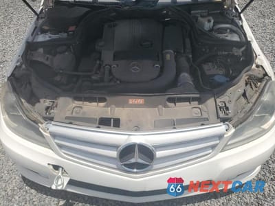 Zdjęcie 11 z 12 samochodu: 2013 MERCEDES-BENZ C 250 VIN:WDDGF4HB6DR266978 - miniatura