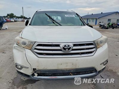 Piąte zdjęcie samochodu w środku: 2013 TOYOTA HIGHLANDER SE VIN:5TDBK3EH4DS264277 - miniatura