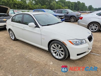 Czwarte zdjęcie samochodu z boku: 2011 BMW 328 I VIN:WBAPH7C57BE850556 - miniatura