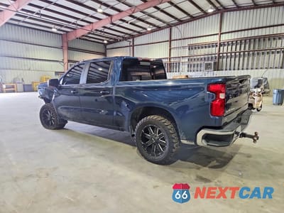 Drugie zdjęcie samochodu z przodu: 2020 CHEVROLET SILVERADO K1500 LT VIN:1GCUYDEDXLZ180911 - miniatura