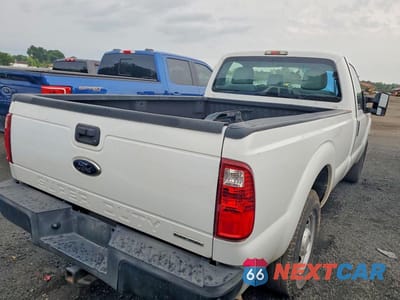 Trzecie zdjęcie samochodu z tyłu: 2015 FORD F250 SUPER DUTY VIN:1FTBF2A61FEA70446 - miniatura
