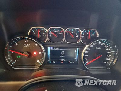 Zdjęcie 9 z 13 samochodu: 2017 CHEVROLET SUBURBAN K1500 LT VIN:1GNSKHKC8HR111287 - miniatura