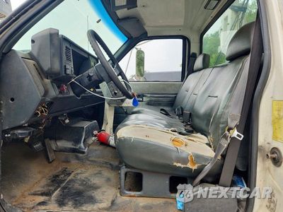 Zdjęcie 7 z 13 samochodu: 2000 CHEVROLET C7 CABLE PLACER BUCKET TRUCK VIN:1GBM7H1C9YJ525251 - miniatura