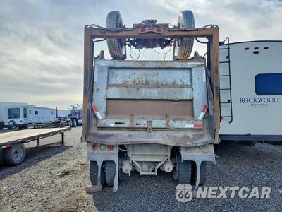 Zdjęcie 6 z 13 samochodu: 2005 PETERBILT 357 DUMP TRUCK VIN:1NPALUEX35D849282 - miniatura