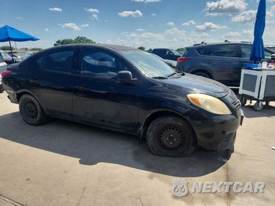 Czwarte zdjęcie samochodu z boku: 2012 NISSAN VERSA 1.6 S VIN:3N1CN7AP1CL914643 - miniatura