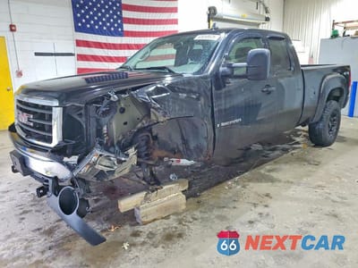 2007 GMC NEW SIERRA K1500 2GTEK19C271656184 - główne zdjęcie licytacji z USA - miniatura