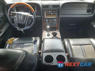 Zdjęcie 8 z 13 samochodu: 2017 LINCOLN NAVIGATOR L SELECT VIN:5LMJJ3JT5HEL08932 - miniatura