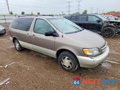 Czwarte zdjęcie samochodu z boku: 1999 TOYOTA SIENNA XLE VIN:4T3ZF13C6XU161752 - miniatura