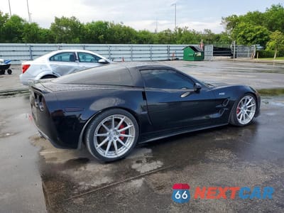 Trzecie zdjęcie samochodu z tyłu: 2009 CHEVROLET CORVETTE VIN:1G1YY26W695109574 - miniatura