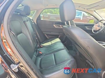 Zdjęcie 10 z 13 samochodu: 2017 JAGUAR XF PRESTIGE VIN:SAJBK4BVXHCY27969 - miniatura