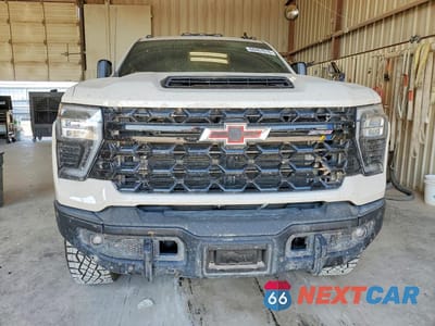 Piąte zdjęcie samochodu w środku: 2026 CHEVROLET SILVERADO K2500 ZR2 VIN:1GC4KYEY9TF229450 - miniatura