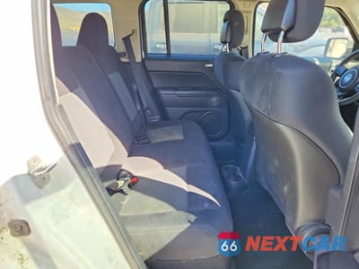 Zdjęcie 11 z 13 samochodu: 2011 JEEP PATRIOT SPORT VIN:1J4NT1GB0BD165465 - miniatura
