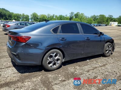 Trzecie zdjęcie samochodu z tyłu: 2019 KIA FORTE LXS VIN:3KPF24AD4KE069474 - miniatura
