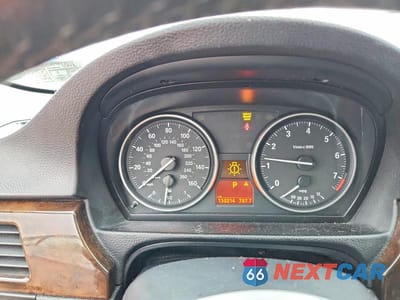 Zdjęcie 9 z 12 samochodu: 2011 BMW 328 XI VIN:WBAPK7C50BA974127 - miniatura