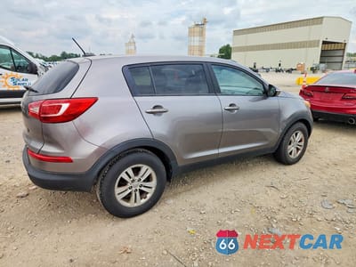 Trzecie zdjęcie samochodu z tyłu: 2011 KIA SPORTAGE LX VIN:KNDPB3A28B7037754 - miniatura