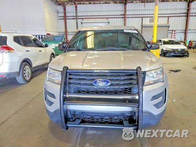 Piąte zdjęcie samochodu w środku: 2016 FORD EXPLORER POLICE INTERCEPTOR VIN:1FM5K8AR9GGC61006 - miniatura
