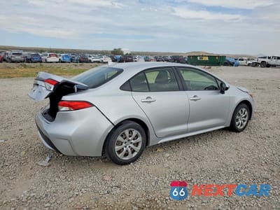 Trzecie zdjęcie samochodu z tyłu: 2020 TOYOTA COROLLA LE VIN:JTDEPRAE5LJ051024 - miniatura