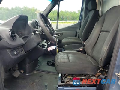 Zdjęcie 7 z 13 samochodu: 2019 MERCEDES-BENZ SPRINTER 2500/3500 DELIVERY VAN VIN:WD4PF1CDXKP112418 - miniatura