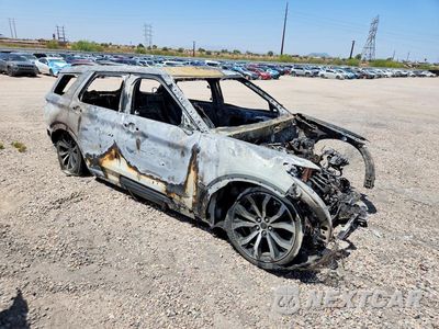Czwarte zdjęcie samochodu z boku: 2023 FORD EXPLORER ST-LINE VIN:1FMSK8KH4PGC04589 - miniatura