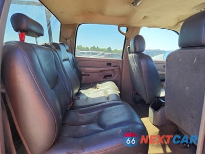Zdjęcie 11 z 13 samochodu: 2005 CHEVROLET SILVERADO C2500 HEAVY DUTY VIN:1GCHC23U45F897753 - miniatura