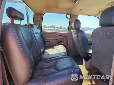 Zdjęcie 11 z 13 samochodu: 2005 CHEVROLET SILVERADO C2500 HEAVY DUTY VIN:1GCHC23U45F897753 - miniatura