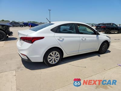 Trzecie zdjęcie samochodu z tyłu: 2021 HYUNDAI ACCENT SE VIN:3KPC24A62ME152988 - miniatura