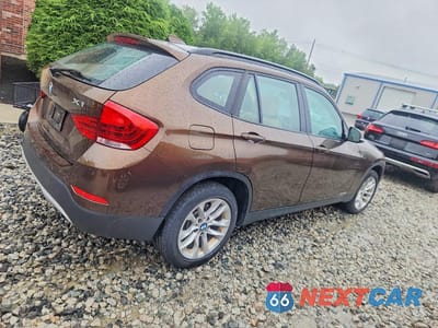 Trzecie zdjęcie samochodu z tyłu: 2015 BMW X1 XDRIVE28I VIN:WBAVL1C5XFVY34621 - miniatura