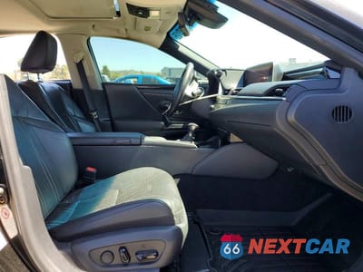 Zdjęcie 7 z 12 samochodu: 2019 LEXUS ES 300H VIN:58AB21B19KU002280 - miniatura
