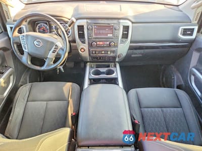 Zdjęcie 8 z 13 samochodu: 2017 NISSAN TITAN XD SV VIN:1N6AA1F23HN550045 - miniatura
