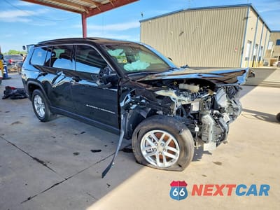 Czwarte zdjęcie samochodu z boku: 2025 JEEP GRAND CHEROKEE L LAREDO/L ALTITUDE VIN:1C4RJJAG5S8734272 - miniatura