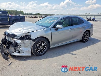 2023 TOYOTA CAMRY XLE 4T1F31AK7PU045958 - główne zdjęcie licytacji z USA - miniatura