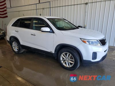 Czwarte zdjęcie samochodu z boku: 2015 KIA SORENTO LX VIN:5XYKTCA69FG639971 - miniatura