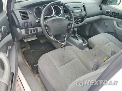 Zdjęcie 8 z 12 samochodu: 2005 TOYOTA TACOMA BASE VIN:5TENX22N05Z081675 - miniatura