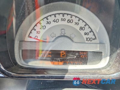 Zdjęcie 9 z 12 samochodu: 2011 SMART FORTWO PASSION VIN:WMEEK3BA7BK510927 - miniatura